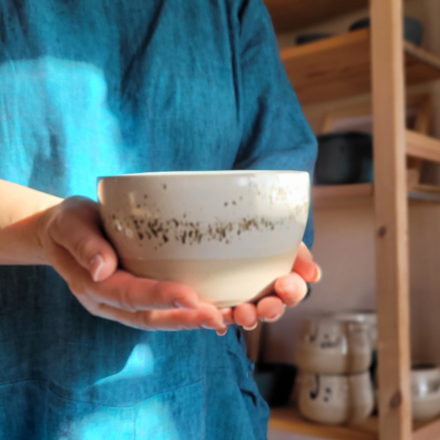 Large Handmade Ceramic Salad Bowl - Speckled White (17cm)