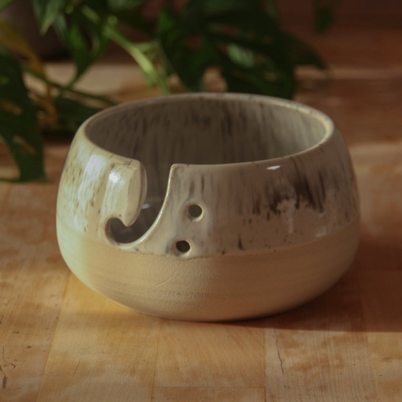 Crochet and Knitting Essential - Yarn Holder with Elegant Speckled Finish