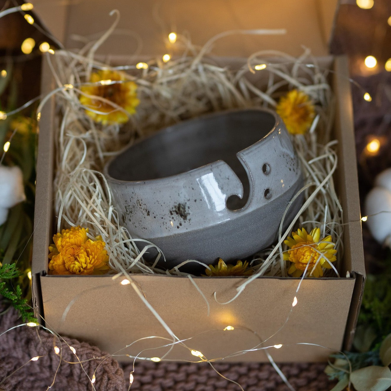 Ceramic yarn bowl in gift box