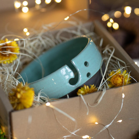 Ceramic yarn bowl in gift box