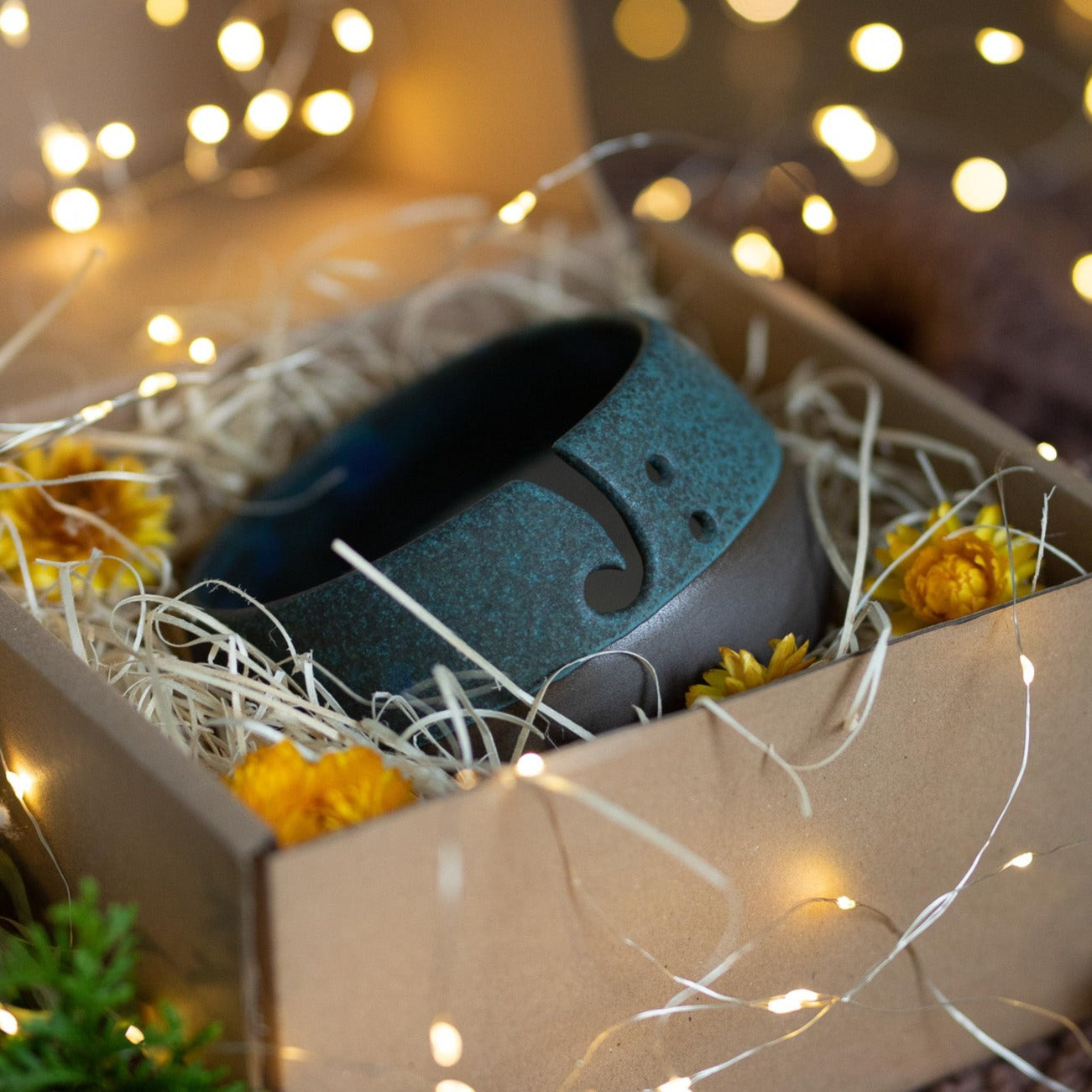 Ceramic yarn bowl in gift box