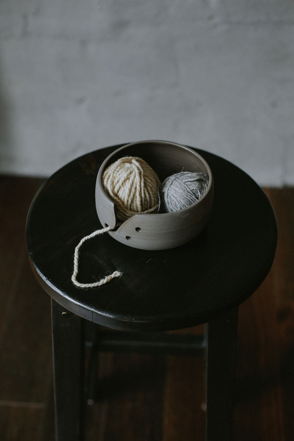 CERAMIC YARN BOWL “SIMPLE GREY”