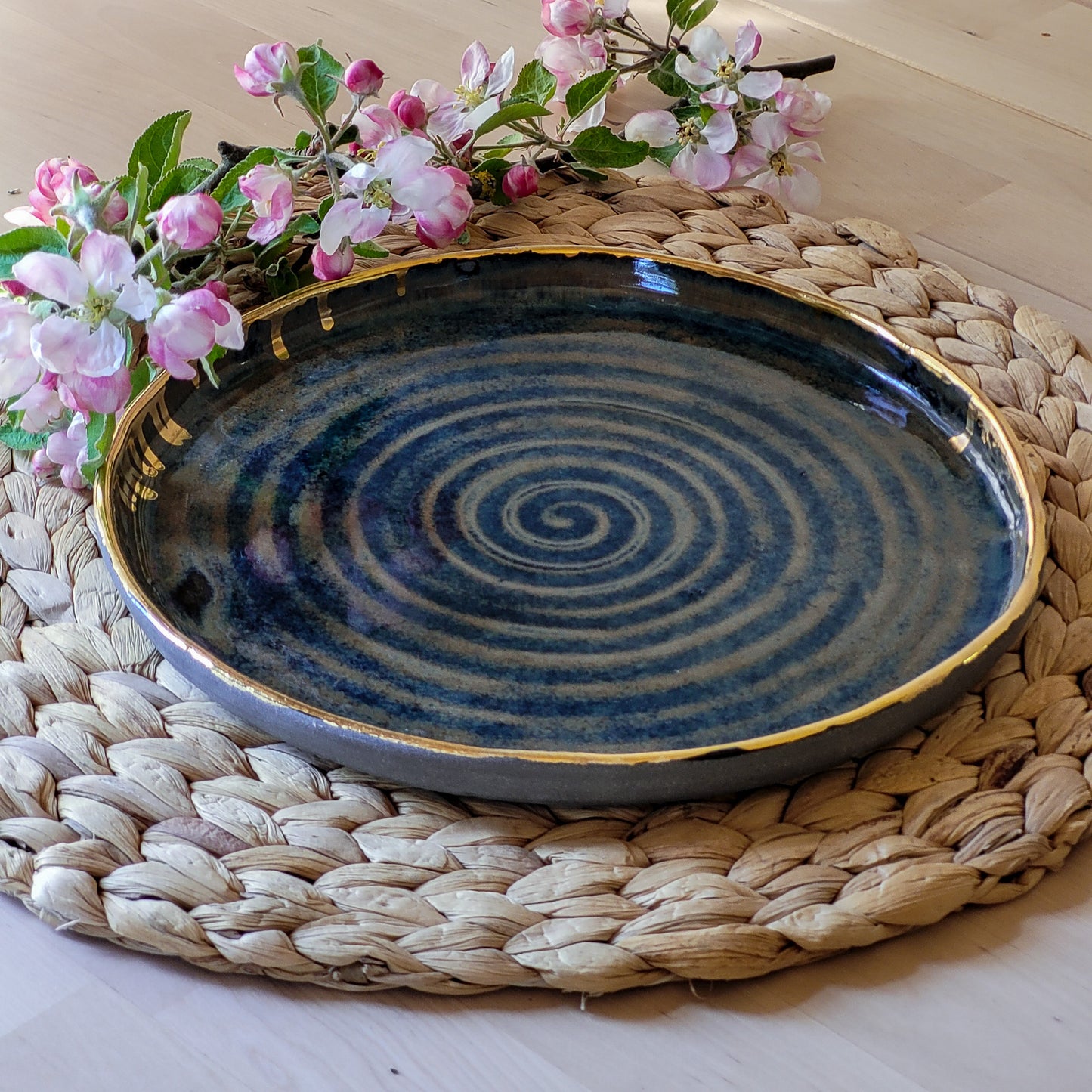 Large serving plate "Dark blue with gold" 24 cm