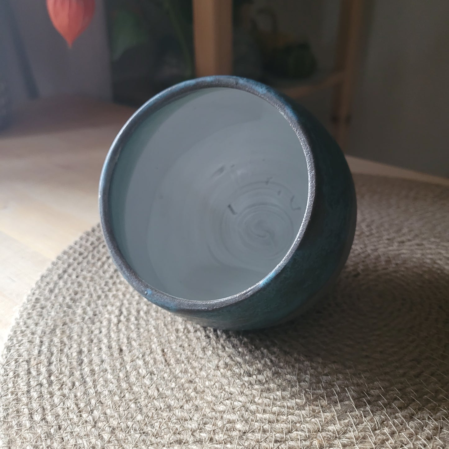 Keramikas sāls podiņš, ar glazūras nepilnībām