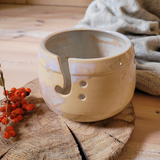 CERAMIC YARN BOWL “White+ cream pearl glaze”