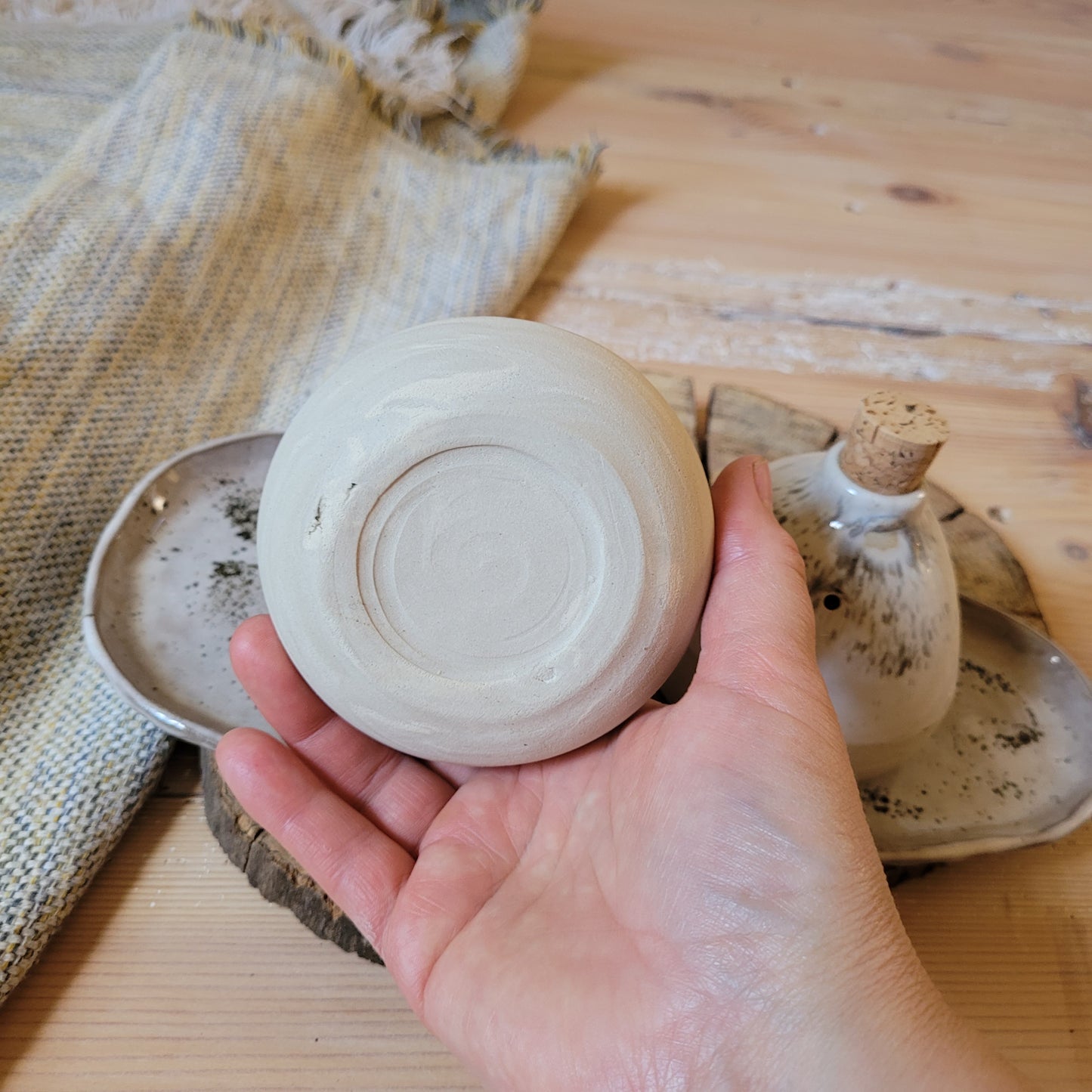 Imperfect salt and pepper set with serving plate