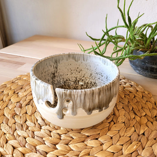 CERAMIC YARN BOWL “White+ CREAMY SPECKLED GLAZE”