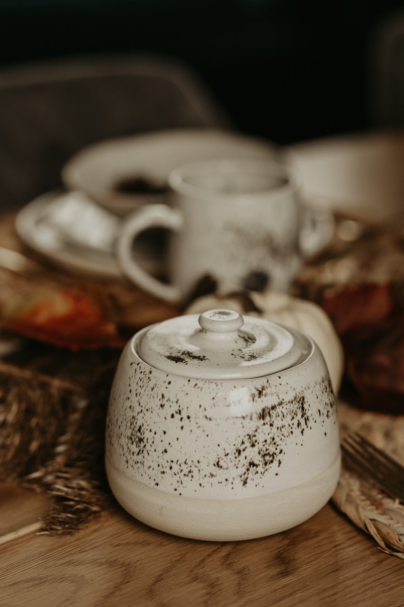 Coffret cadeau mug et sucrier aux tons crème (deux mugs de 500 ml, pot à sucre de 500 ml)