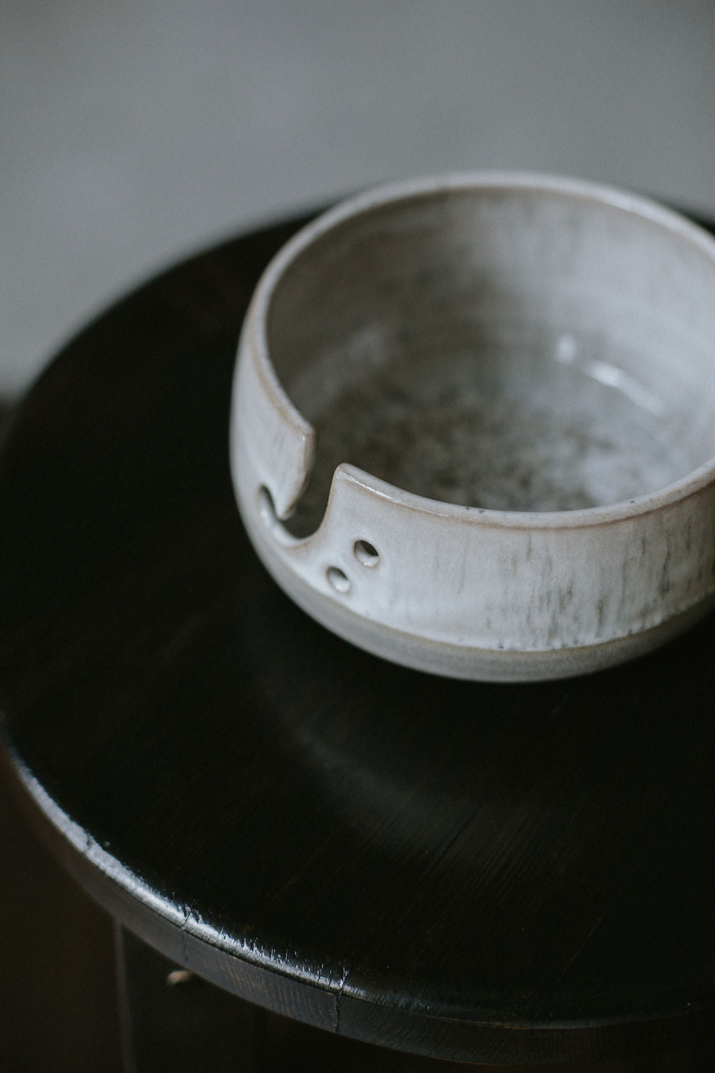 Handmade Ceramic Yarn Bowl | Stoneware Anthracite Gray | Glazed with Beige White and Black Speckles